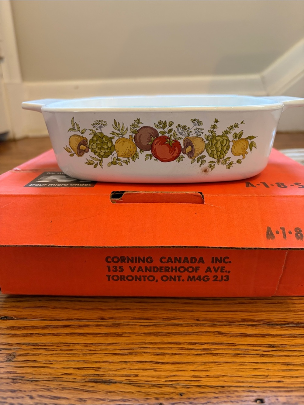 Corningware Orange Spice O'Life Storage Box, In Box Never Used - Picture 7 of 11